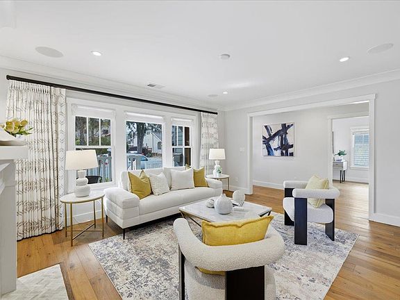 5th image of 269 Fulton St