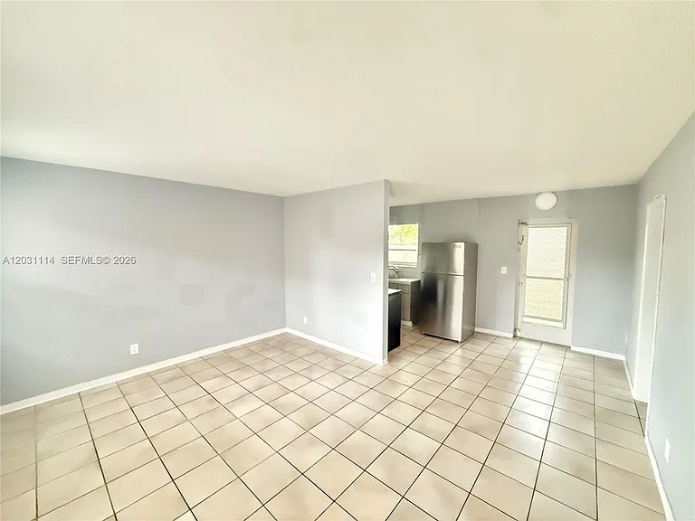 2917 Middle River Dr #2 — Photo 2