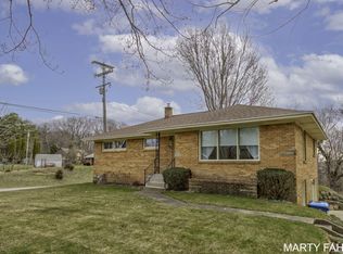 14388 Lakeshore Ave, Grand Haven, MI 49417
