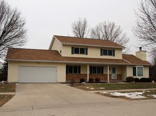 475 Mustang Ln, Fond Du Lac, WI 54935