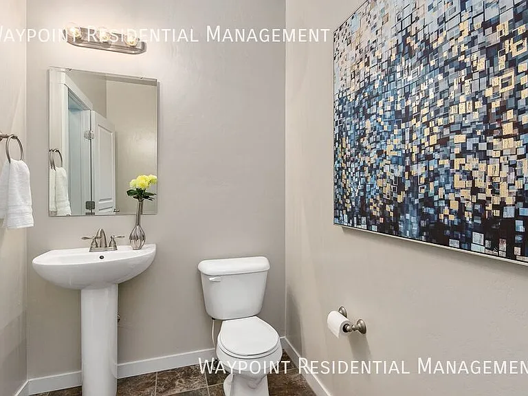 1142 W Parkstone St — Photo 20