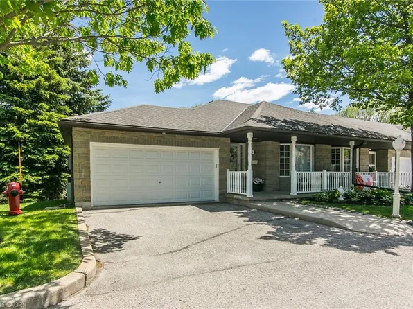 25 Bankside Dr #6, Kitchener, ON N2N 3M6
