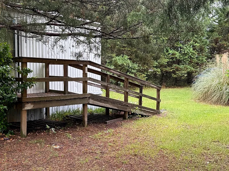 Cougar Dr — Photo 14