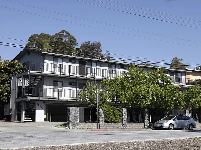 16384 Foothill Blvd #10 — Photo 10
