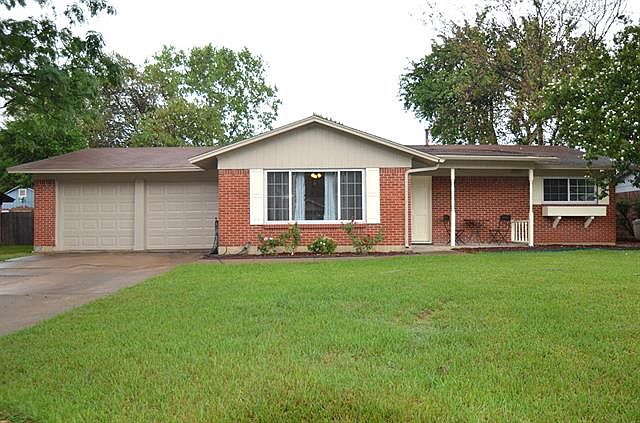 1st image of 7405 Maple Dr