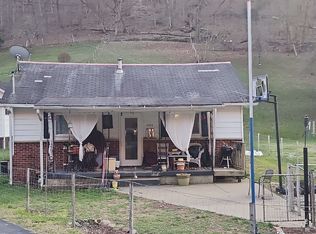 3555 Spring Fork Dr, Charleston, WV 25306