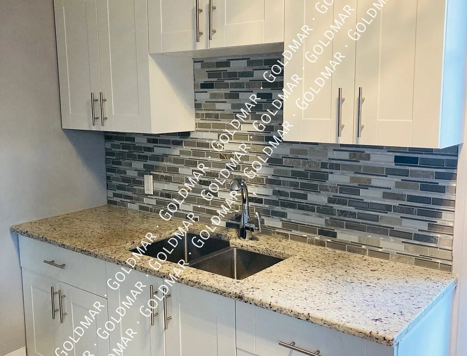 Gorgeous 2 bedroom 2 level unit available immediately — Photo 2