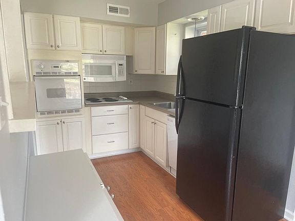 Spacious Kitchen