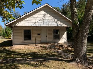 221 W 2nd St, Konawa, OK 74849