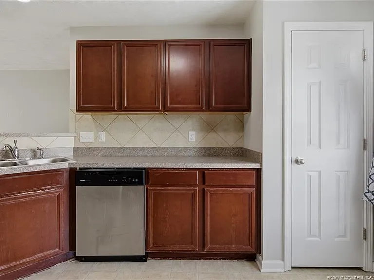 142 Collinwood Dr — Photo 14