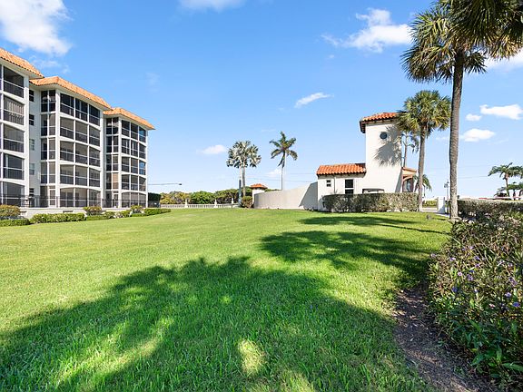 4th image of 2871 N Ocean Boulevard #C123