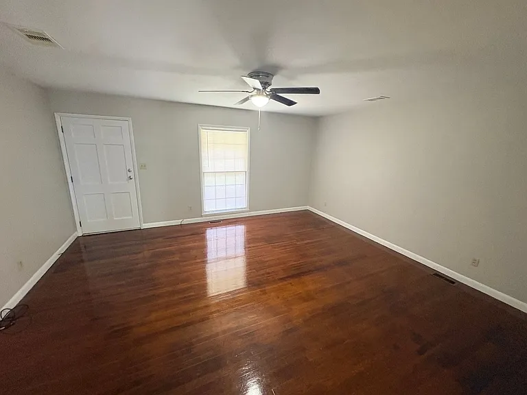 104 Herty Dr — Photo 9