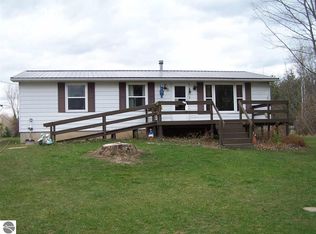 10013 N Vandecar Rd, Farwell, MI 48622