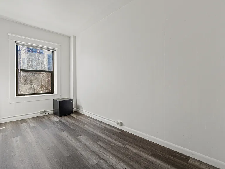 304 Bell St #33B — Photo 1