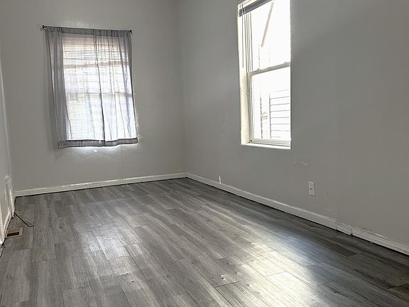 5th image of 3907 Drummond St
