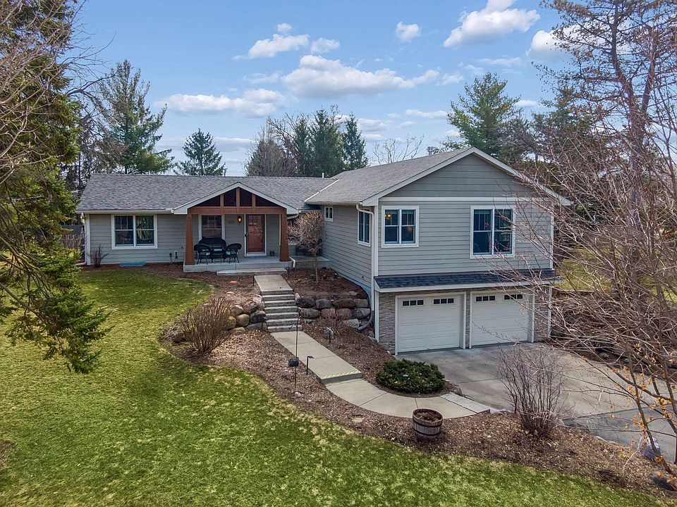 1st image of 450 Willow Dr S