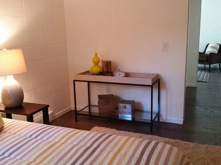 Milan Apartments — Photo 36