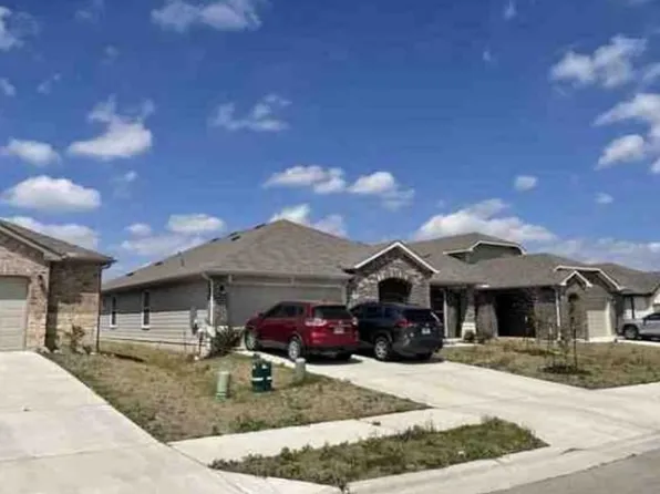 303 Pedernales Ln, Hutto, TX 78634