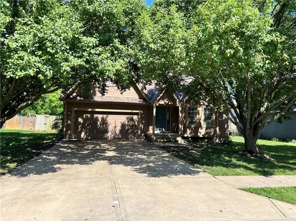 741 N Poplar St, Gardner, KS 66030