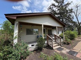 805 Beauty St, Dayton, TX 77535