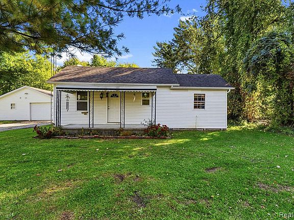 3rd image of 2686 Goodells Rd