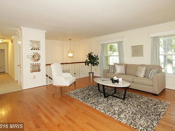 3rd image of 10064 Maclura Ct