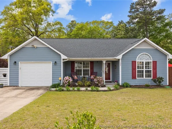 122 Raymond St, Raeford, NC 28376