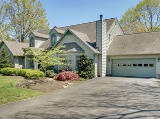 11 Blossom Rd, Rumson, NJ 07760