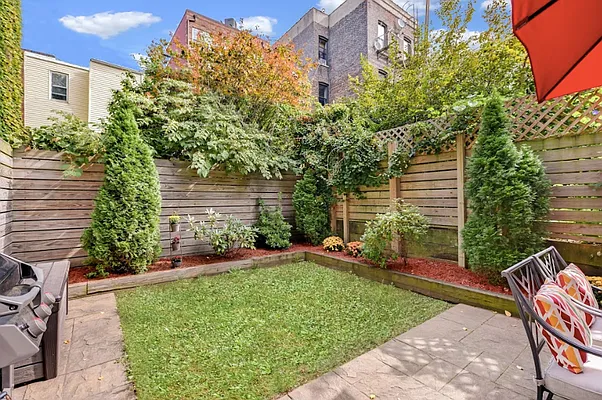 Sold by Compass | media 20