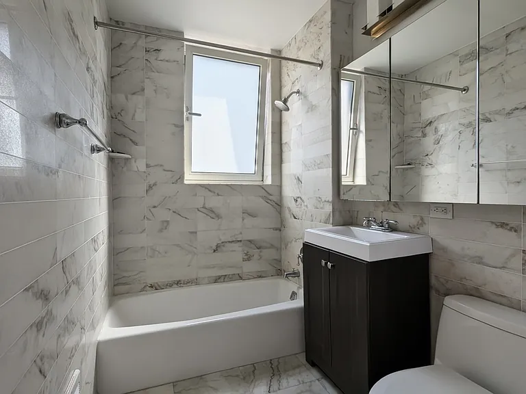 350 W 37th St #21A — Photo 5