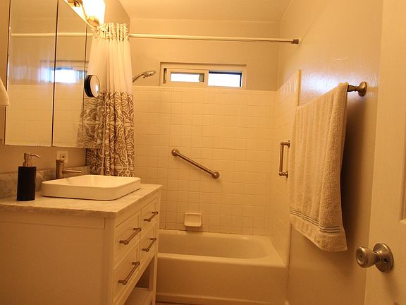 5th image of 6040 Adams Ave
