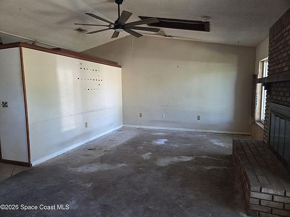 2nd image of 1246 Waffle St SE