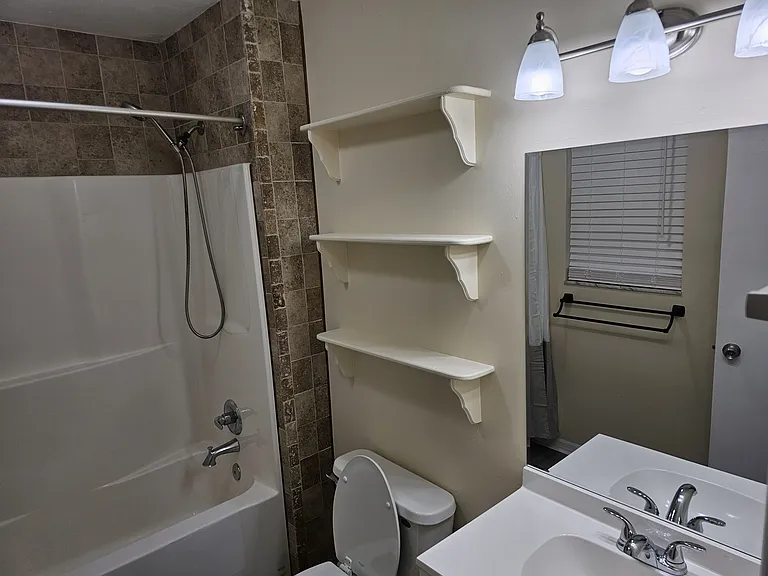 261 2nd Ave #B — Photo 9