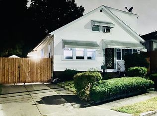 127 Cleveland St, Pawtucket, RI 02860