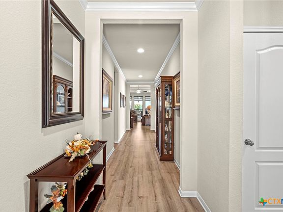 3rd image of 611 Raven Dr