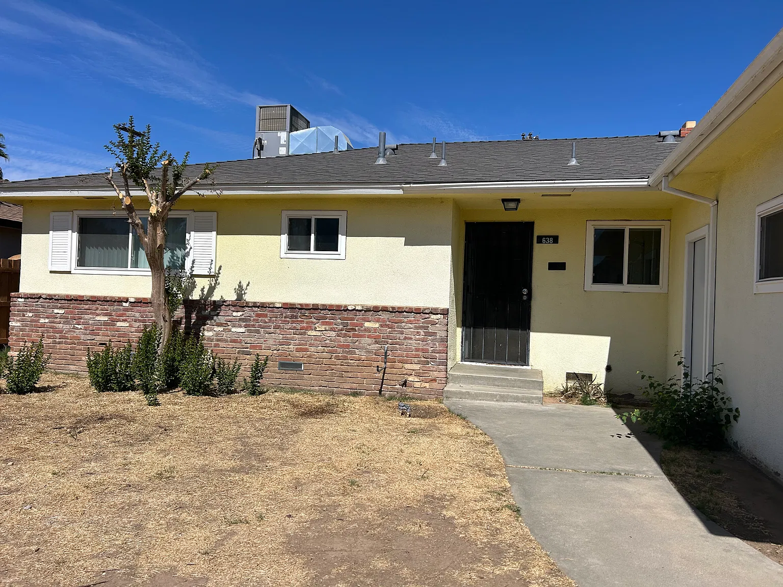 3 bed, 1401 sqft, $2,000 — Photo 1