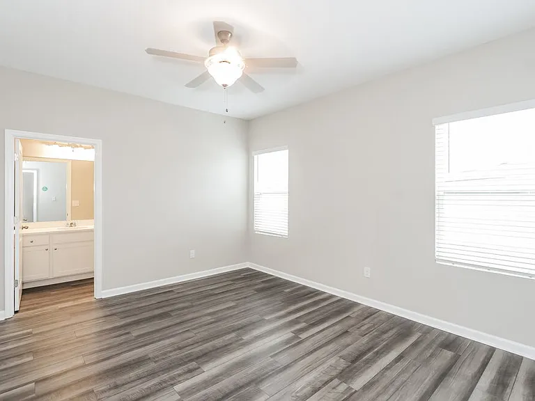 960 Kelly Fern Loop — Photo 9