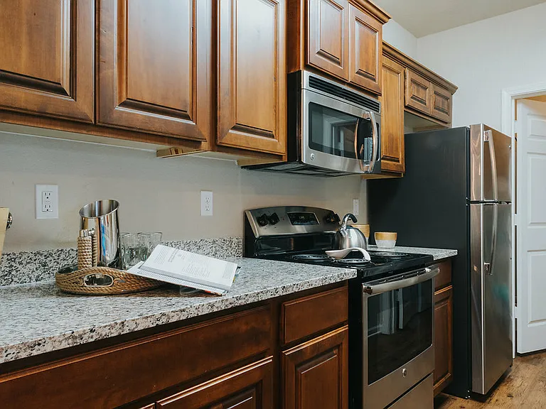 Cameron Isles Apartment Homes — Photo 13