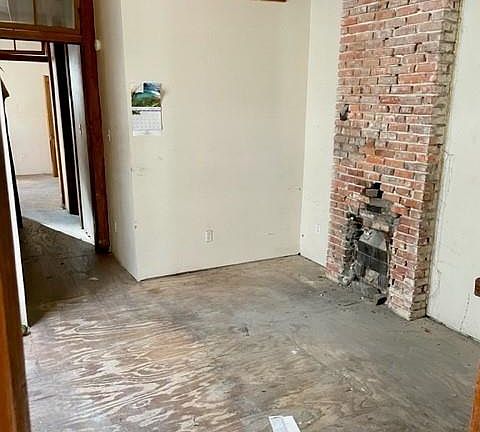4th image of 3429-31 Magnolia St