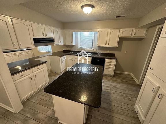 5th image of 2661 Surrey Wood Dr