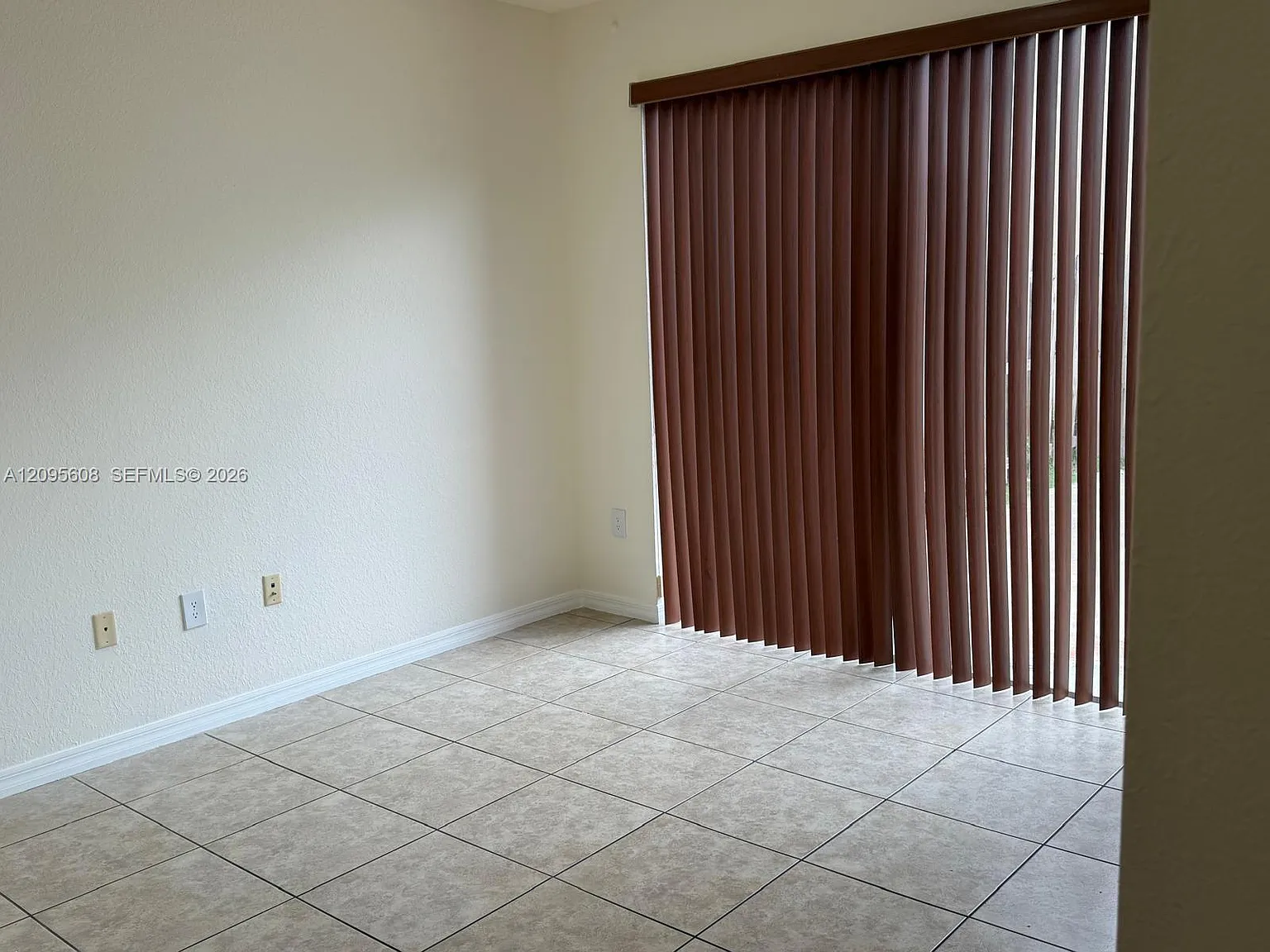Century Gdns/Tamiami E — Photo 3
