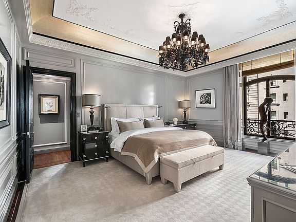 2nd image of 2 E 55th St #1003