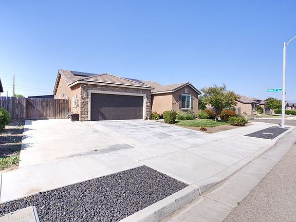 3rd image of 1034 E Country Court