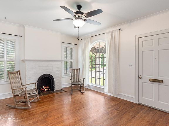 3rd image of 3827 Baltimore Ave