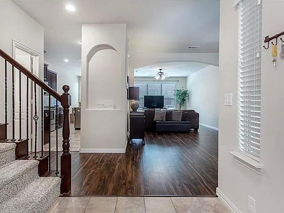4th image of 1837 Valencia Dr
