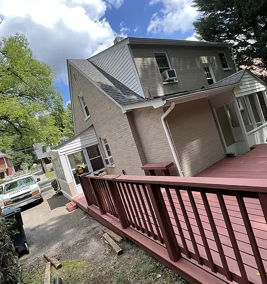 1434 Main St SW — Photo 3