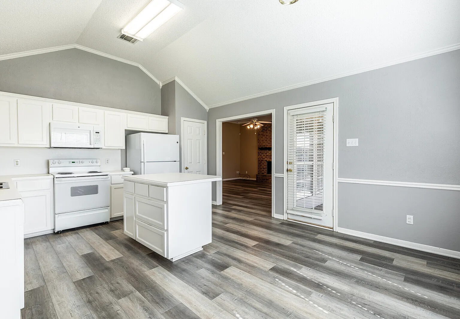 10312 Sierra West Drive - 1 — Photo 3