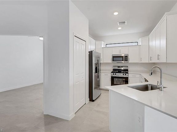 5th image of 19541 Hinkley Dr