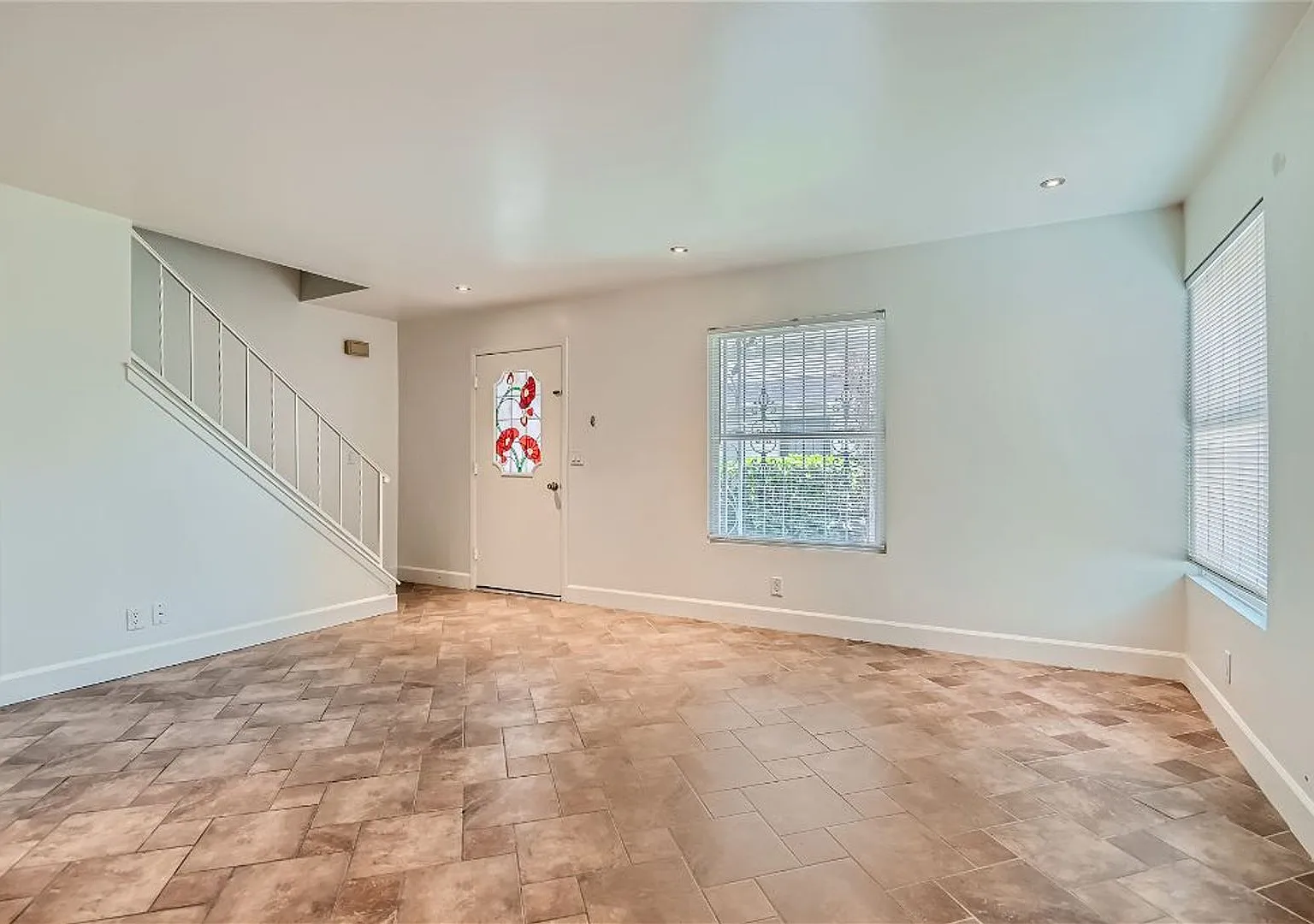 Cute and cozy 2 bedroom condo! — Photo 3