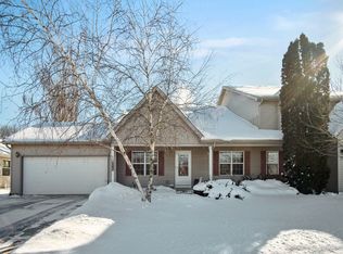 1594 Walsh Dr, Yorkville, IL 60560